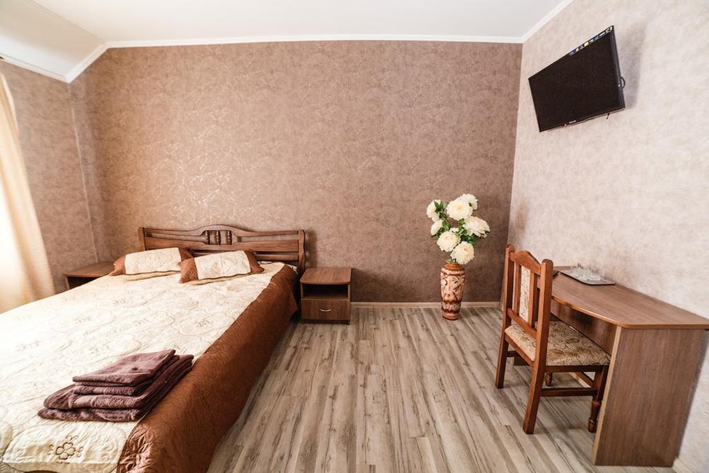 Corner House Guest House Lutsk Экстерьер фото