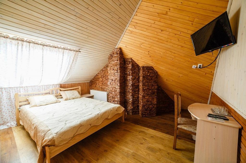 Corner House Guest House Lutsk Экстерьер фото