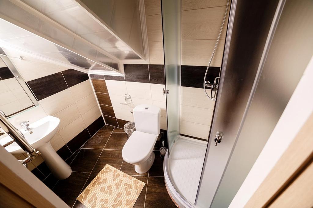 Corner House Guest House Lutsk Экстерьер фото