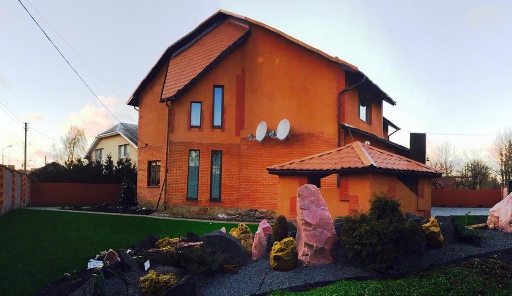 Corner House Guest House Lutsk Экстерьер фото